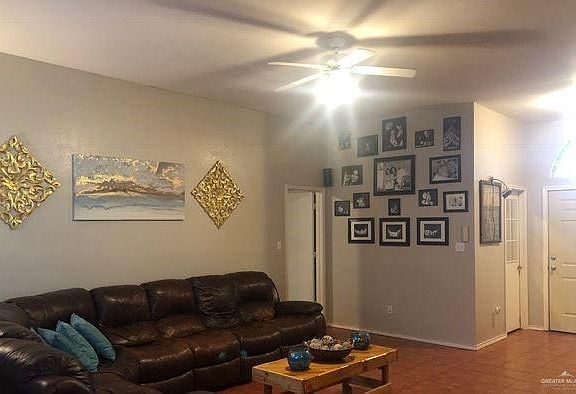 3rd image of 3800 N Oriole Ave