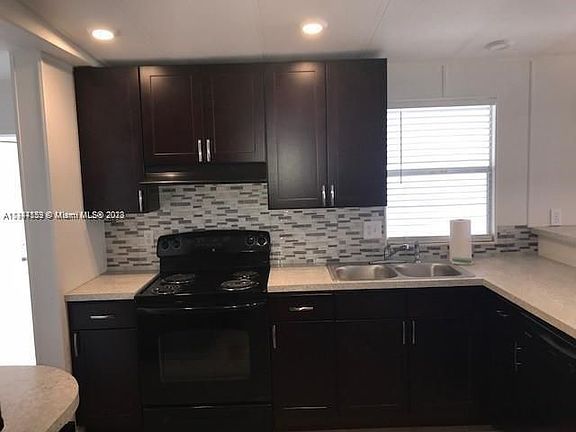 3rd image of 2928 SW 53rd St #0