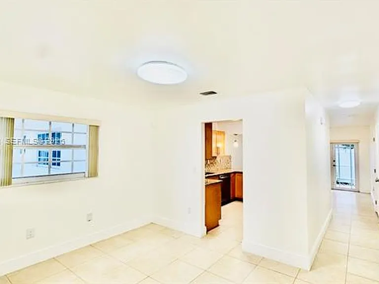 3180 SW 25th Ter #1 — Photo 13