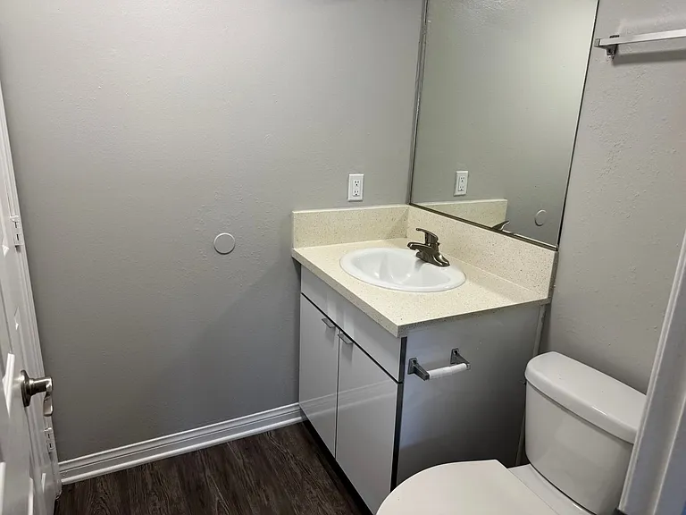 Villa Del Sol Apartments — Photo 58