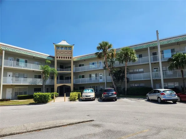2071 Australia Way W APT 33, Clearwater, FL 33763