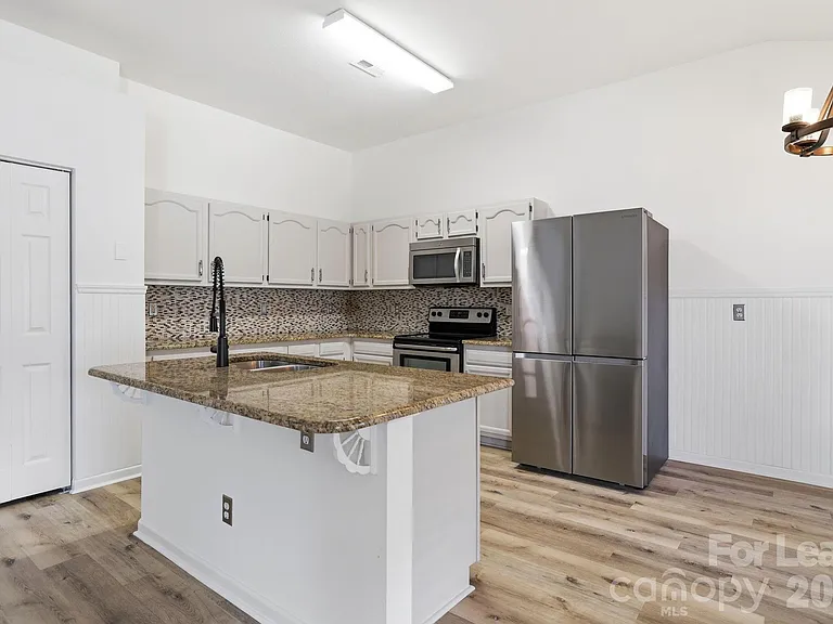9501 Constitution Hall Dr — Photo 16