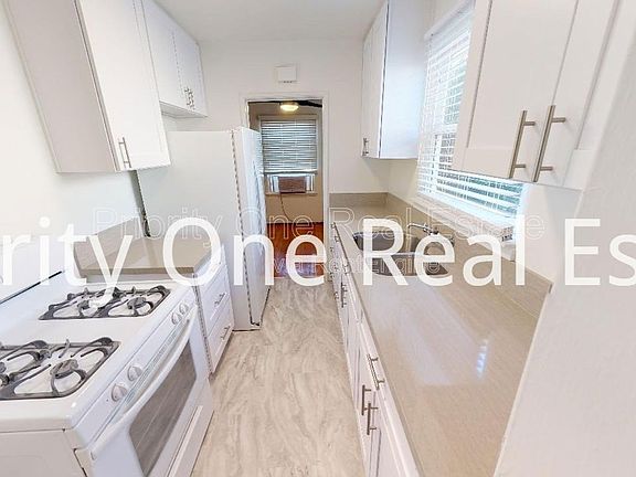 5th image of 4231 Hamilton St