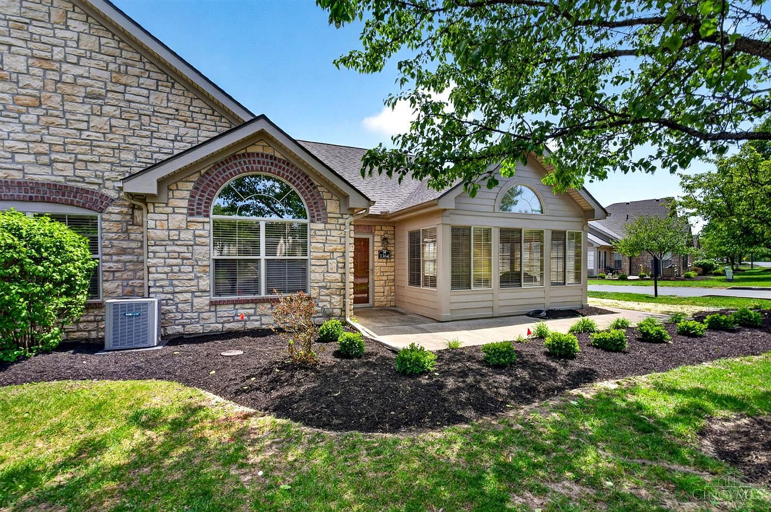 1364 Cotswold Ln, Hamilton, OH 45013 | MLS #1876043 | Zillow