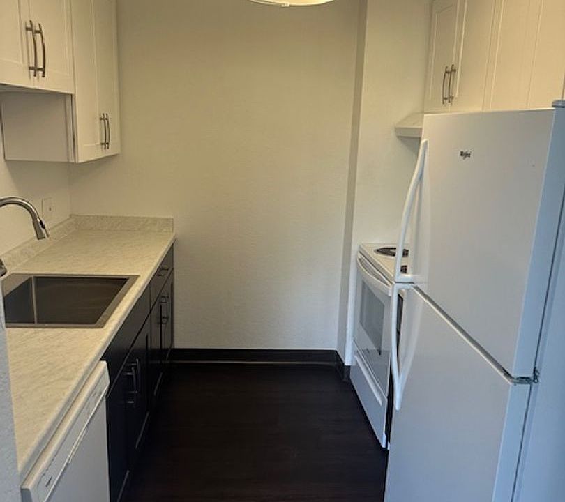 1st image of 616 W 53rd St APT 319