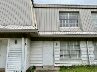 104 Tara Dr #C, Deridder, LA 70634