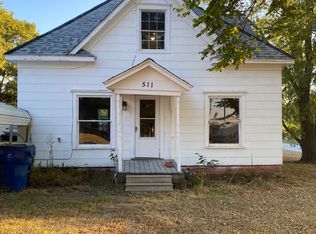 511 W 4th Ave, Caney, KS 67333