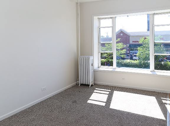 3rd image of 3957 N Irving Park #3