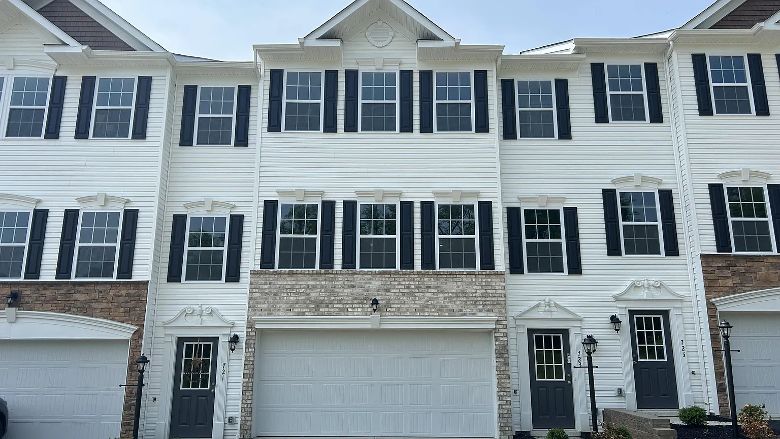 723 Ravenshire Ct photo 1