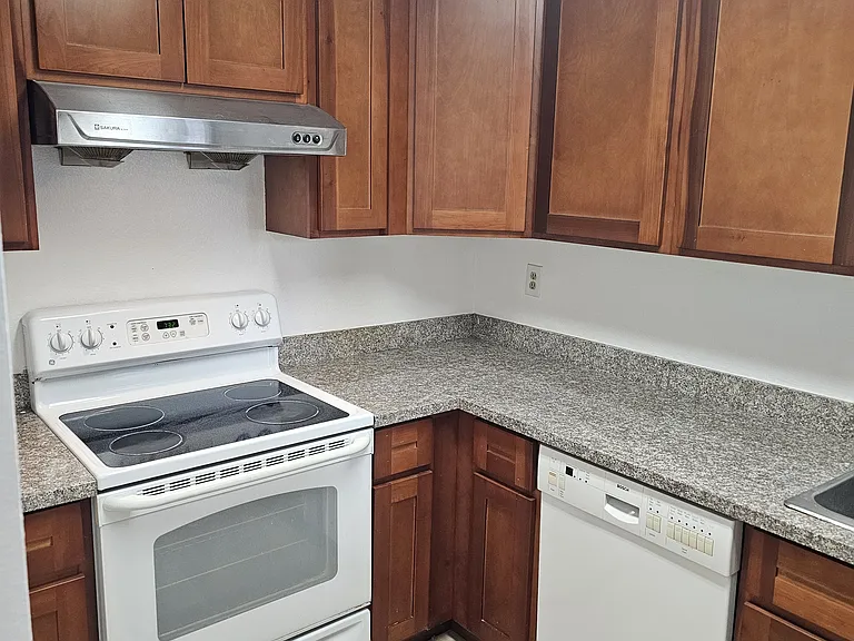 1055 N Capitol Ave #37 — Photo 3