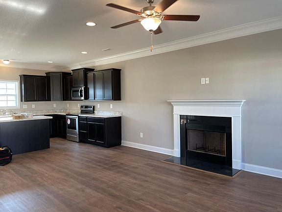 3rd image of 3010 Dominion Dr