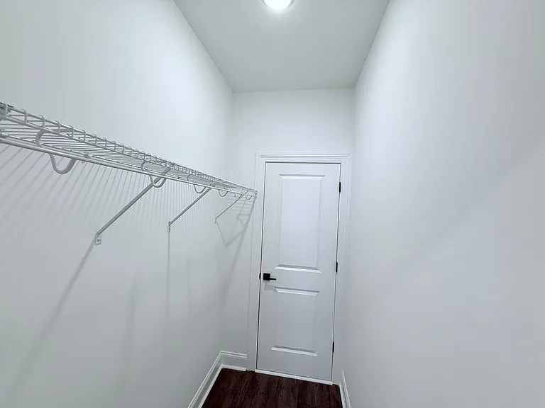 618 Cottage Grove Cir — Photo 17
