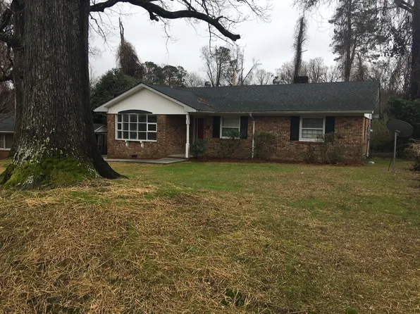 2113 Woodbine Ave, Fayetteville, NC 28303