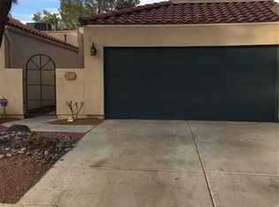 2726 Bridgepointe Dr, Las Vegas, NV 89121