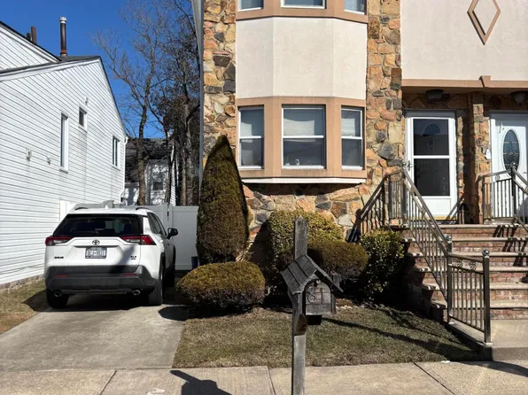 81 Carlyle Grn, Staten Island, NY 10312
