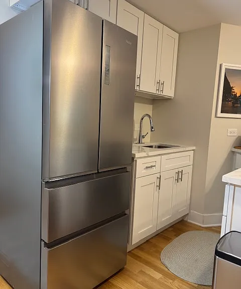 1454 W Farragut Ave — Photo 12