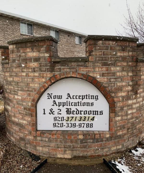 1st image of 1296 Crown Ct