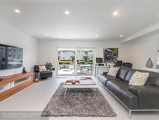 3rd image of 635 Kensington Pl #635