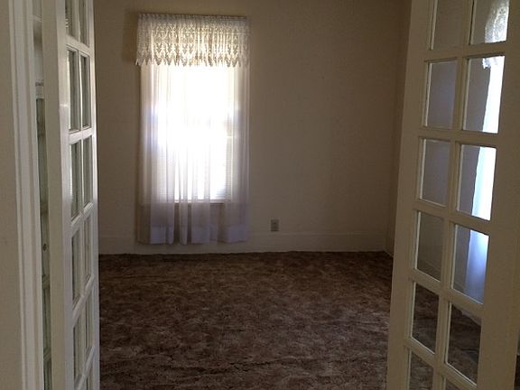 4th image of 527 N Beaver Ave
