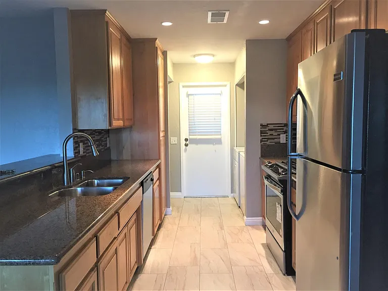 12158 Wilsey Way — Photo 8