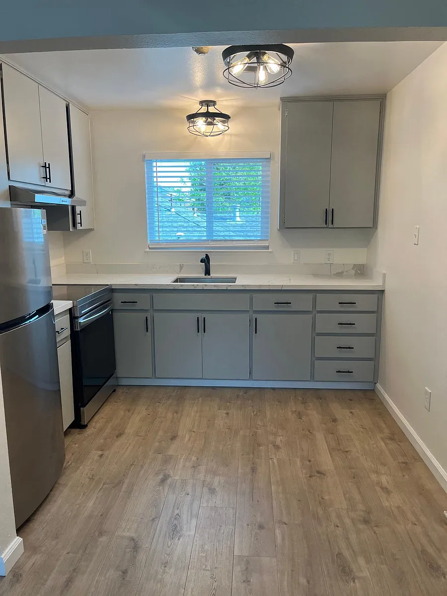 Building Photo - 1650 Slater St #3