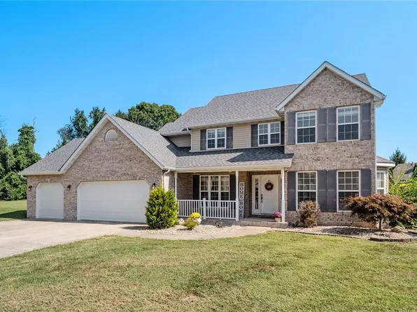 49 Annebriar Dr, Maryville, IL 62062