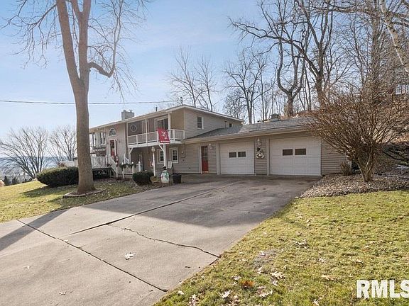 3rd image of 2609 Woodland Dr