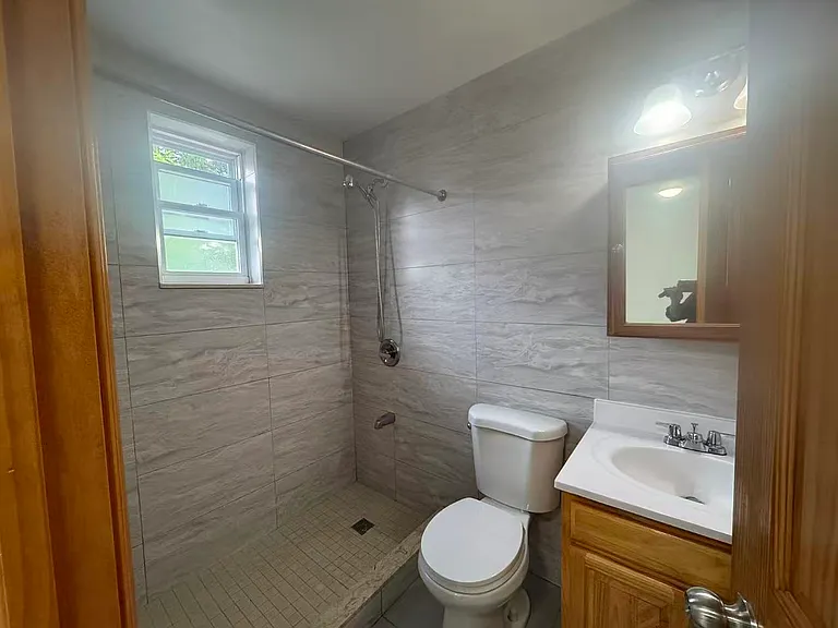 1434 Merry Ave #2 — Photo 5