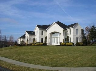 101 Cedarbrook Ct, Oakdale, PA