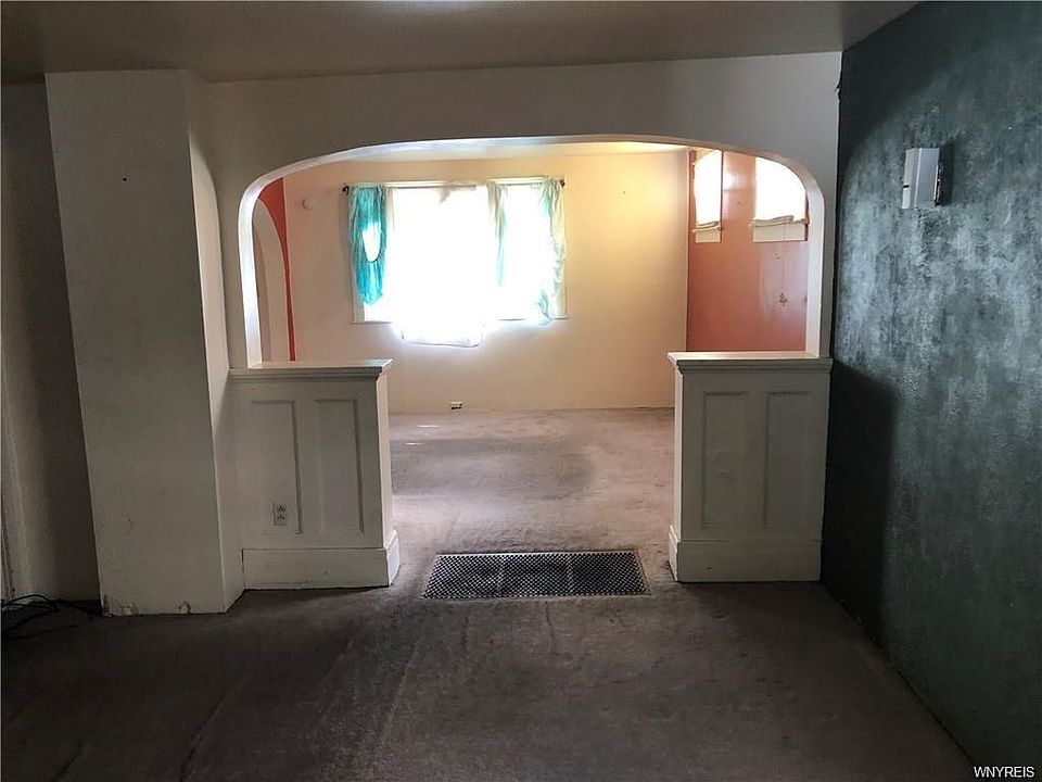 2nd image of 50 Carl St