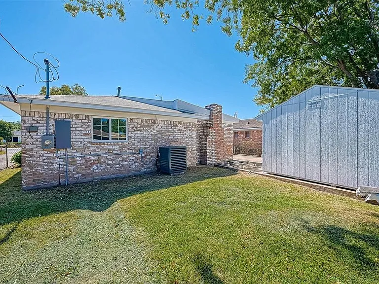 8915 Klondike St — Photo 18
