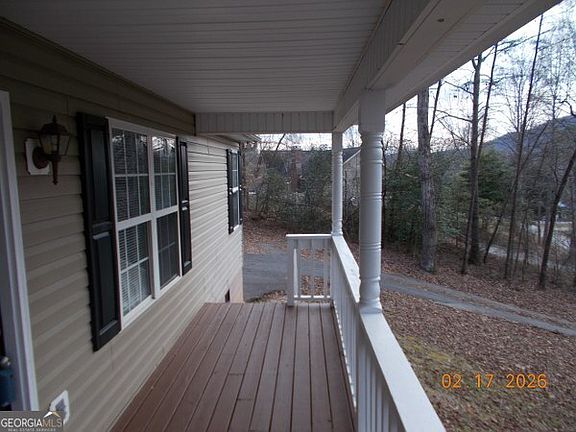 3rd image of 124 Tradewinds Rd