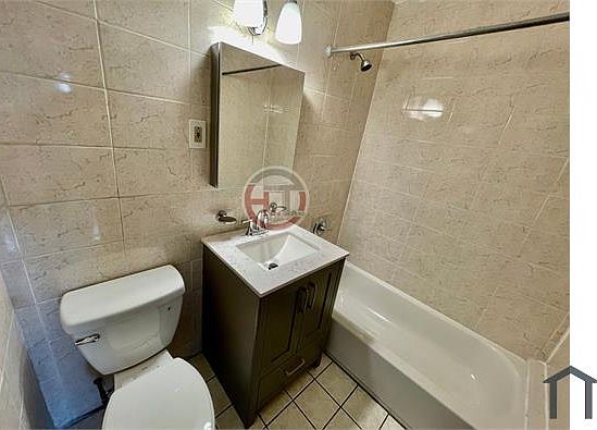 5th image of 1279 Noble Ave APT 1