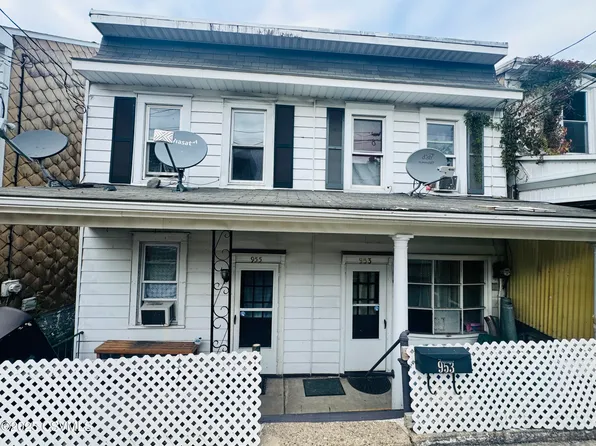 953-955 W Montgomery St, Coal Township, PA 17866