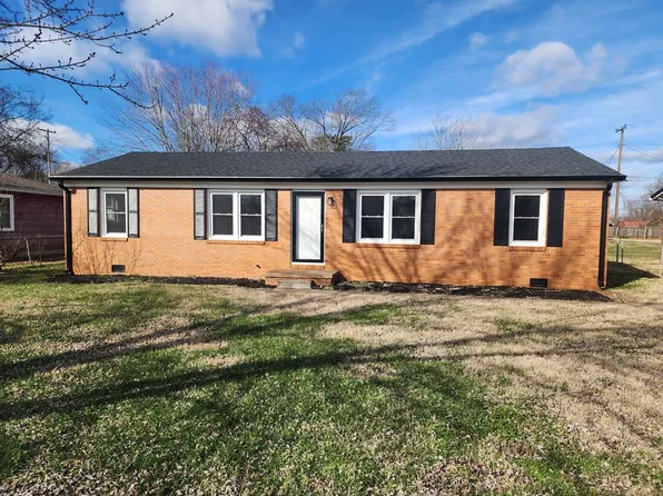 403 Lucky Debonair Dr, Hopkinsville, KY 42240