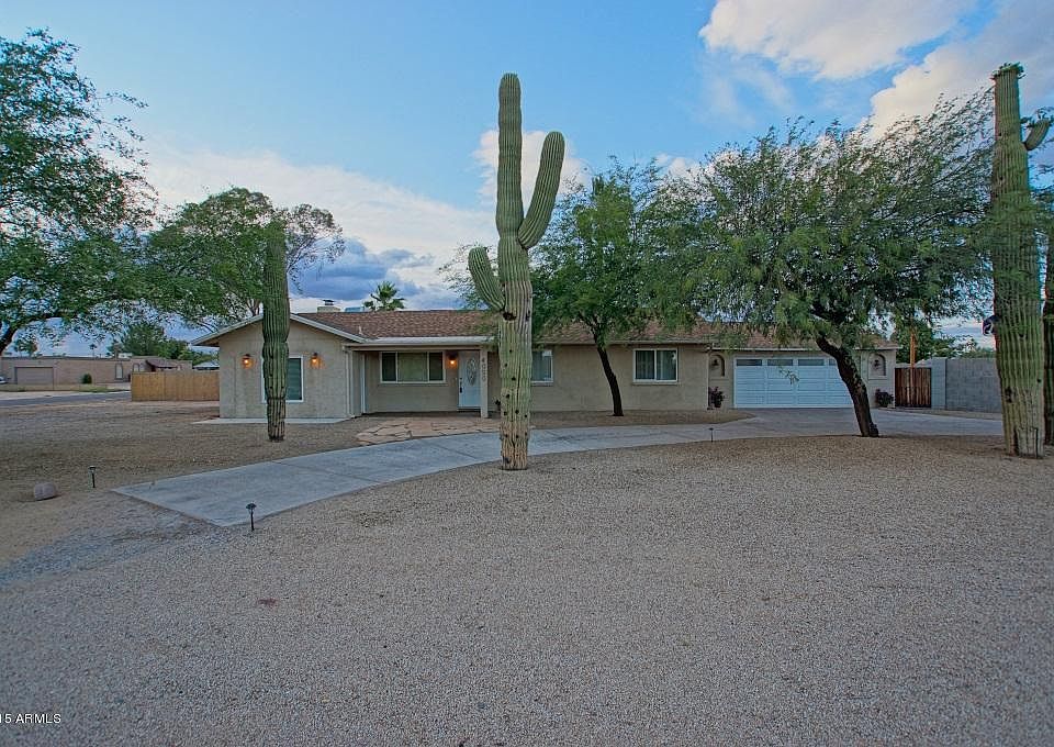 2nd image of 4050 E Paradise Ln