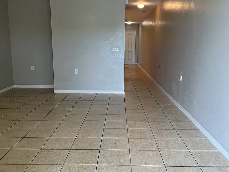 9081 Gervais Cir #806 — Photo 3