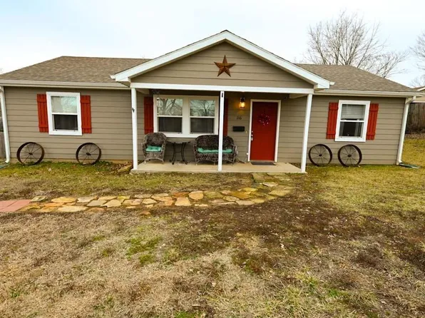 216 Gay St, El Dorado Springs, MO 64744