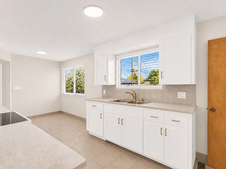 787 E Redmaple Cir — Photo 9