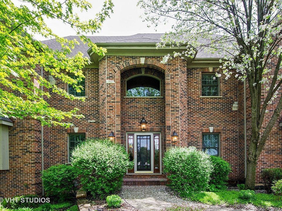 WELCOME HOME TO 6104 HIGHLAND LANE!