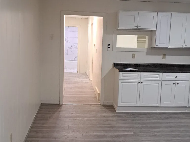 1246 Main St #1 — Photo 7