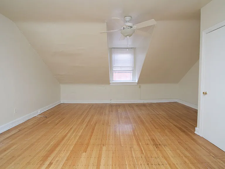 1429 Spruce St — Photo 3