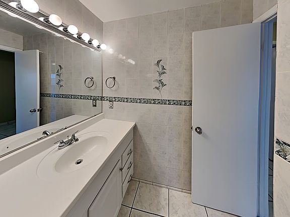 3rd image of 12243 Wetar St