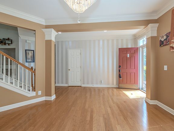 3rd image of 1204 Misty Glen Ct