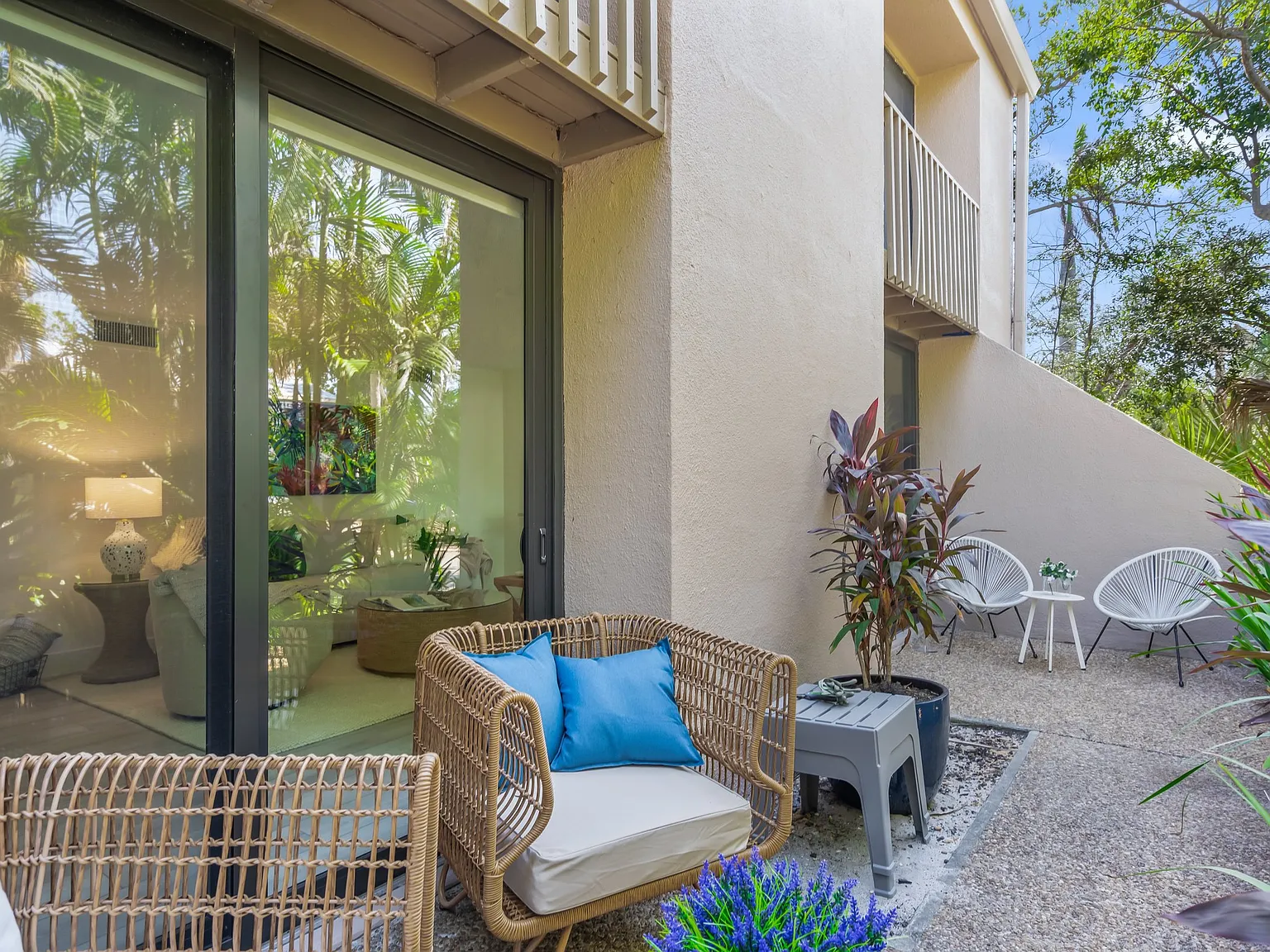1 bed, 656 sqft, $10,600 — Photo 2