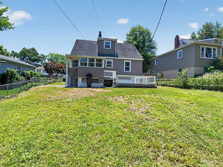 520 Hawthorne Rd #1 — Photo 23
