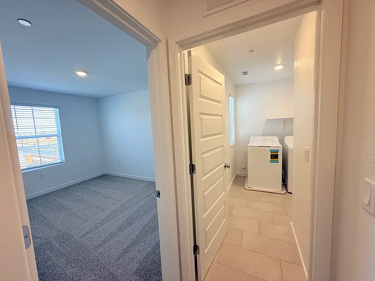 8372 Valpane Way — Photo 38
