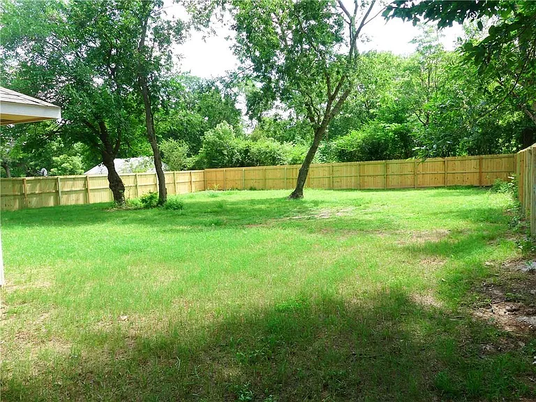 214 Braz St — Photo 36