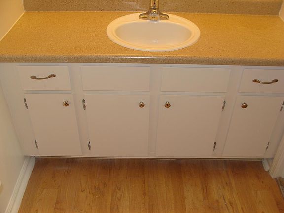 5th image of 1638 Lancashire Ct APT H