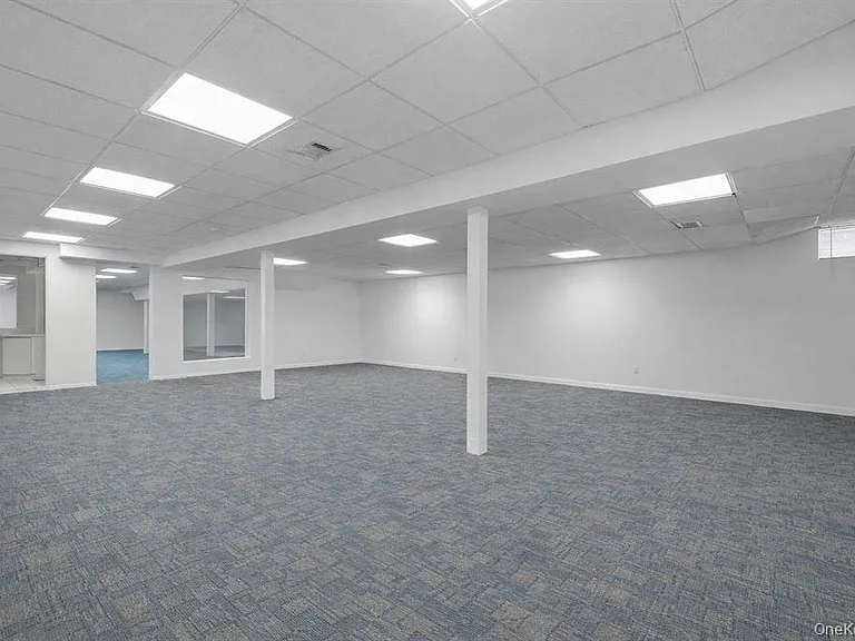 90 Rodeo Dr — Photo 13